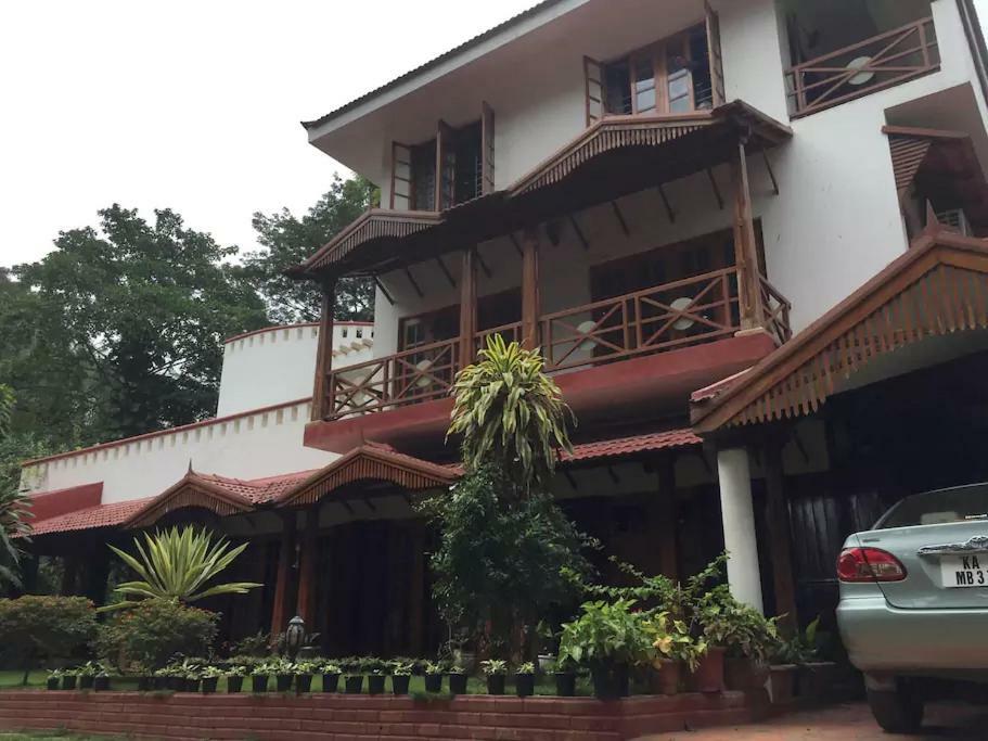Villa Serena Bangalore Luaran gambar