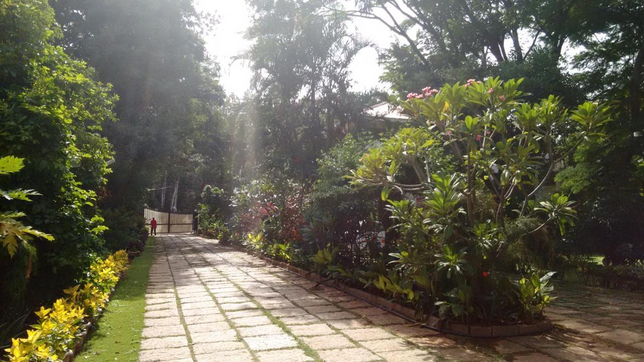 Villa Serena Bangalore Luaran gambar