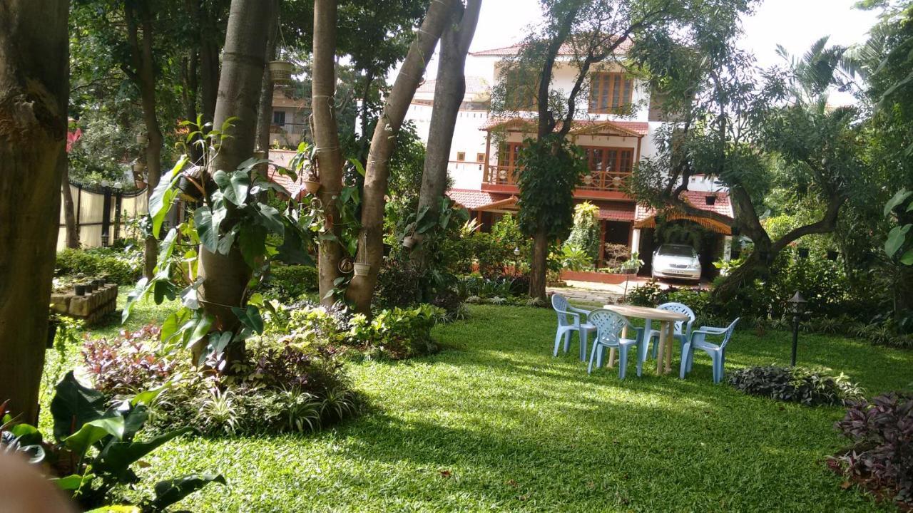 Villa Serena Bangalore Luaran gambar